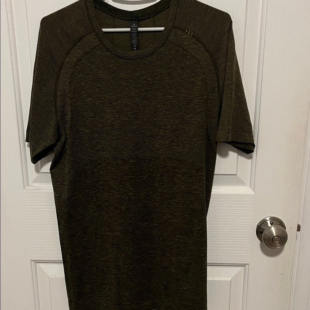 lululemon athletica Olive Short Sleeve Tee
